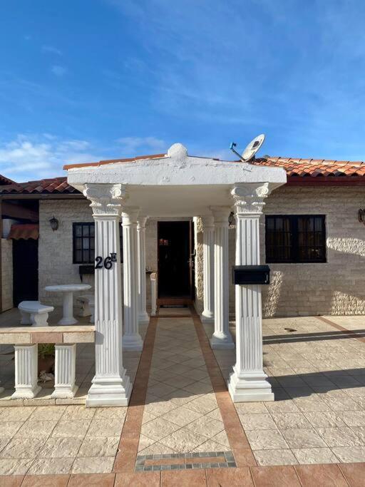 3-Bedroom Villa With A Jacuzzi Noord Exteriör bild