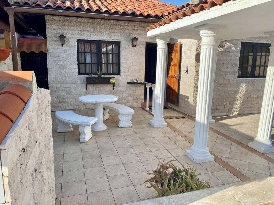3-Bedroom Villa With A Jacuzzi Noord Exteriör bild
